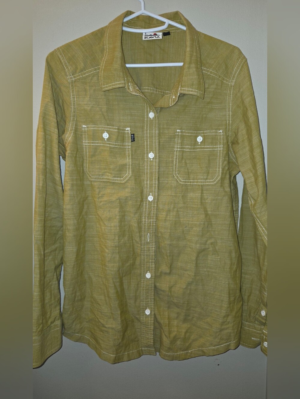 Kavu Men’s Button-Down Shirt in Olive Green with White Stitching